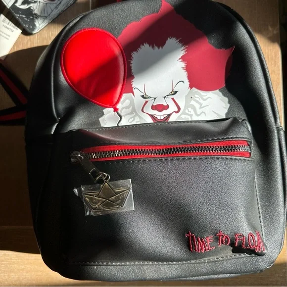 It Chapter 2 Pennywise Mini Backpack with Cardholders and Lapel Pin Set - Picture 6 of 6
